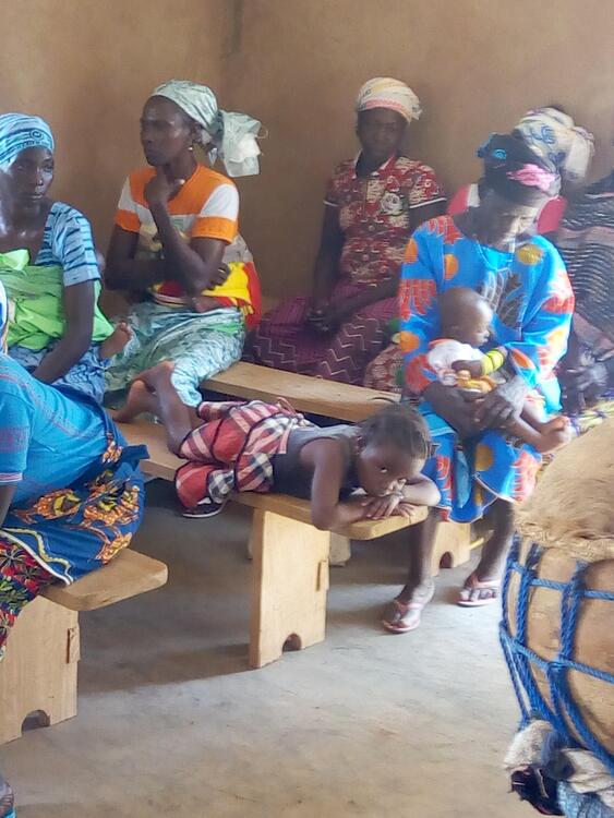 La rangée des avant le début du culte